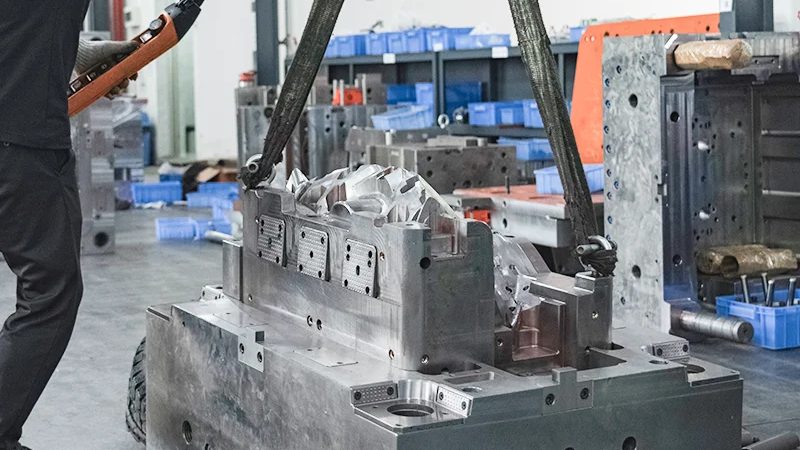 精密模具加工设备CNC型号：揭秘高效加工的秘密武器