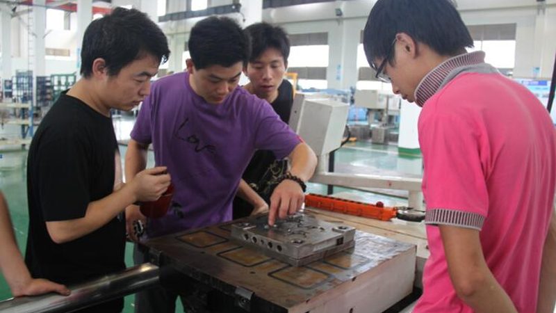 五金模具安装规范标准解析**